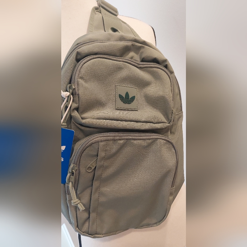 Adidas Green Backpack Durable Minimalist Design - Picture 2 of 16